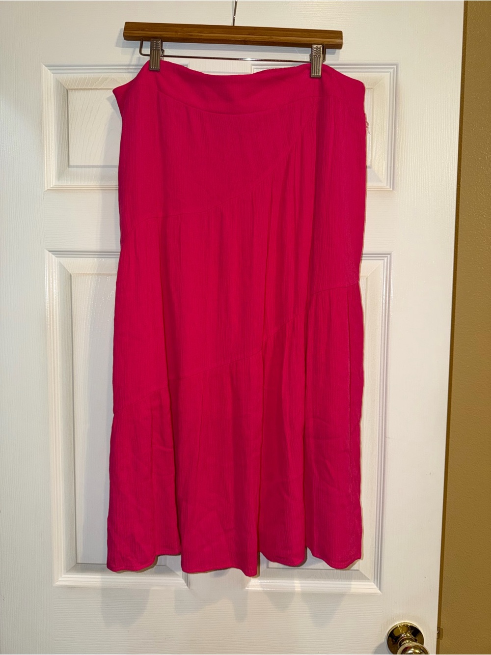 I.N. Studio Hot Pink Midi Skirt. NWT